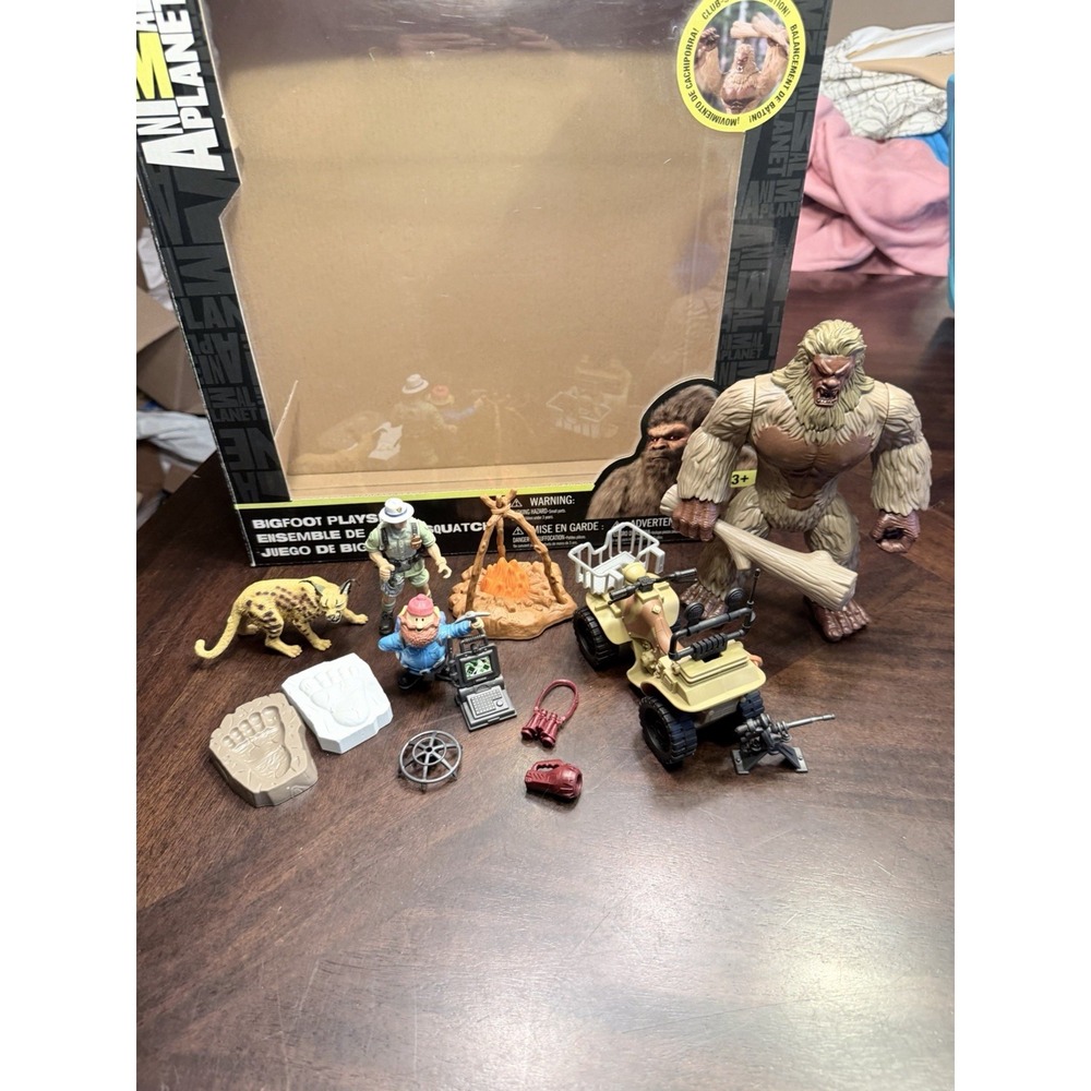 Animal Planet Bigfoot Sasquatch Playset w/box ATV fire figure